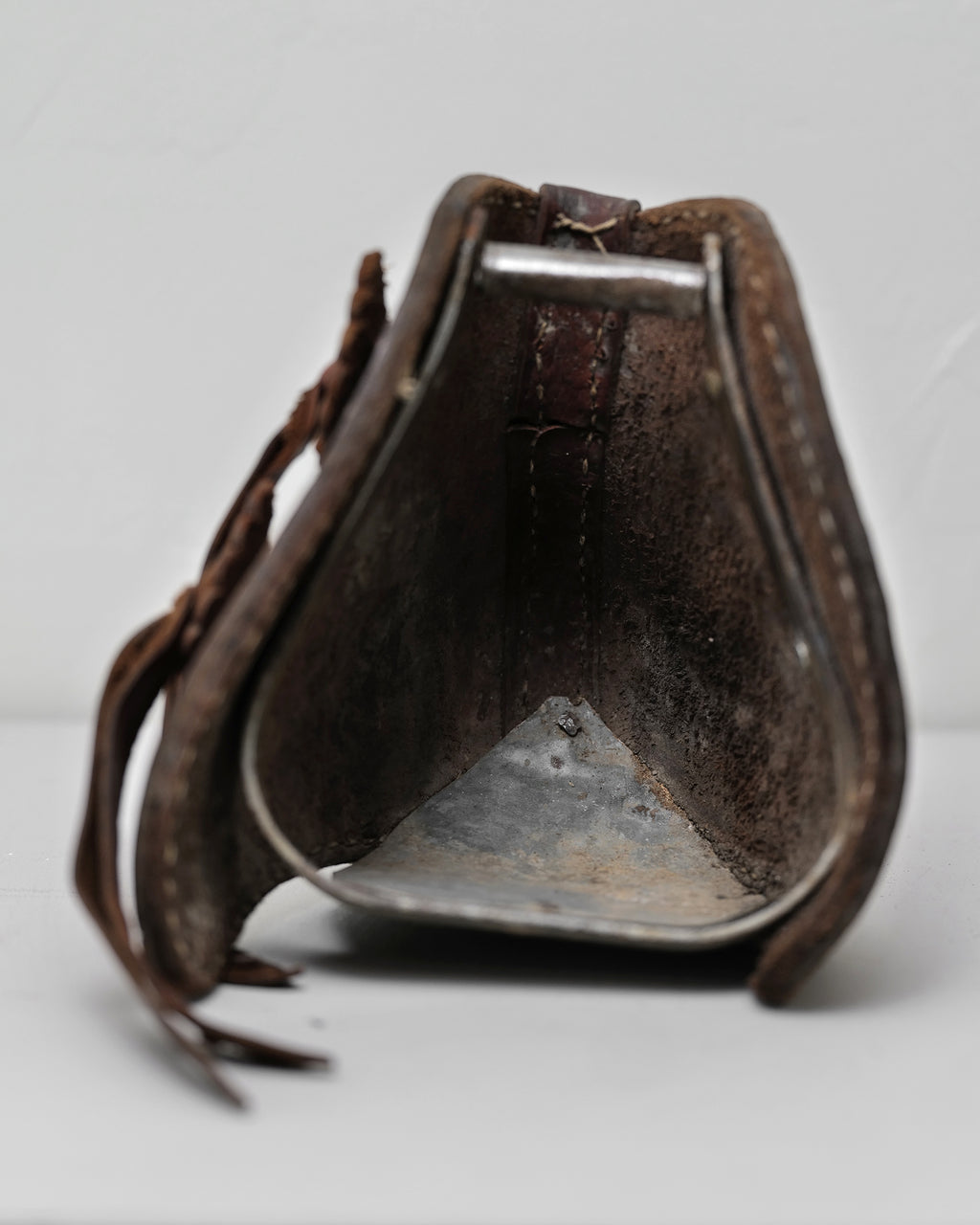 Tapaderos hooded stirrups