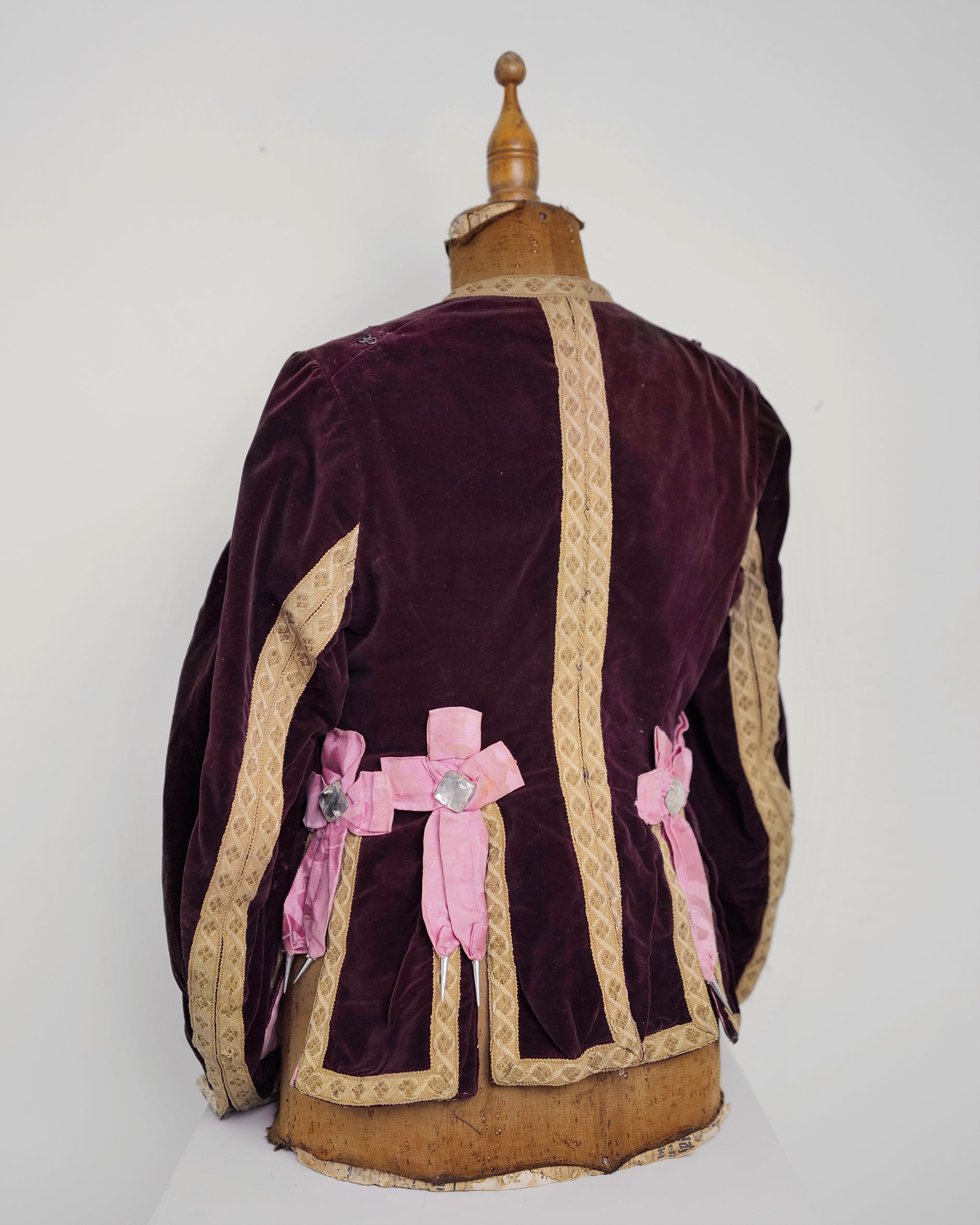 1930S Opera Costume